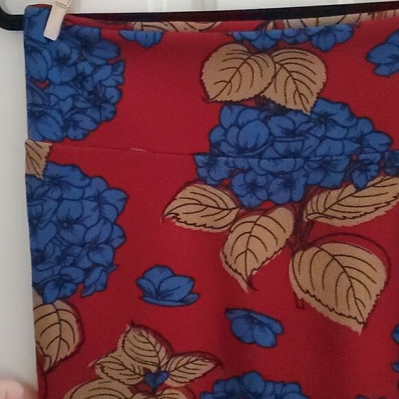 LulaRoe Hydrangea Skirt  - Picture 2 of 5